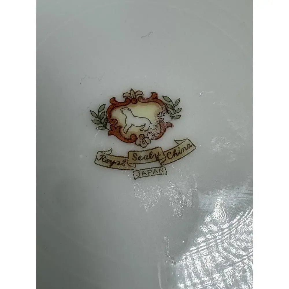 Royal Sealy vintage royal